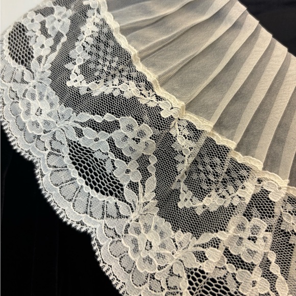 Doen Black Mini Dress with White Lace Collar - Picture 7 of 8